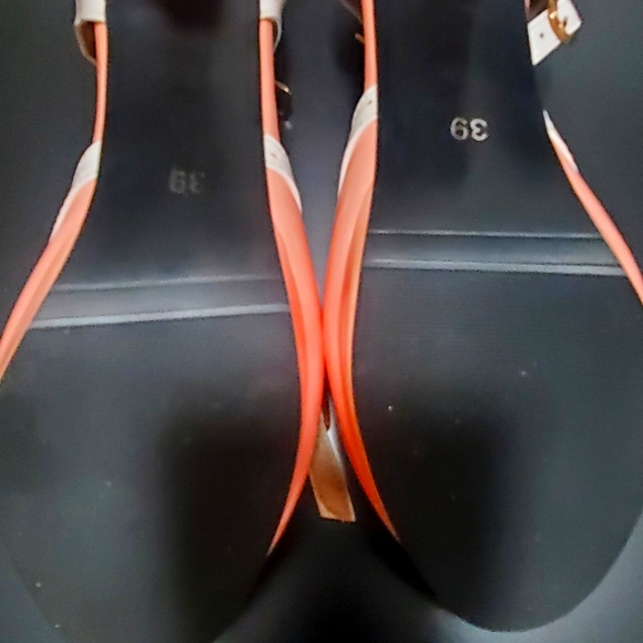 Retro pumps - Picture 4 of 4